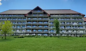 Ile pokoi ma hotel Gołębiewski w Mikołajkach? Zaskakujące szczegóły!
