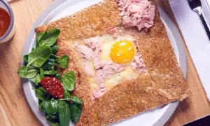 Tanie jedzenie w Paryżu: gdzie zjeść smacznie i niedrogo