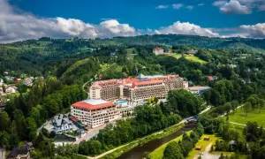 Ile kosztuje obiad w hotelu Gołębiewskim? Sprawdź ceny i zniżki