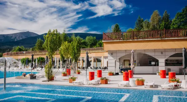 Ile kosztuje doba w hotelu Gołębiewski w Karpaczu? Ceny i tajemnice