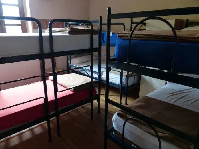 Jak wygląda nocleg w hostelu? Oczekiwania i rzeczywistość, które zaskakują