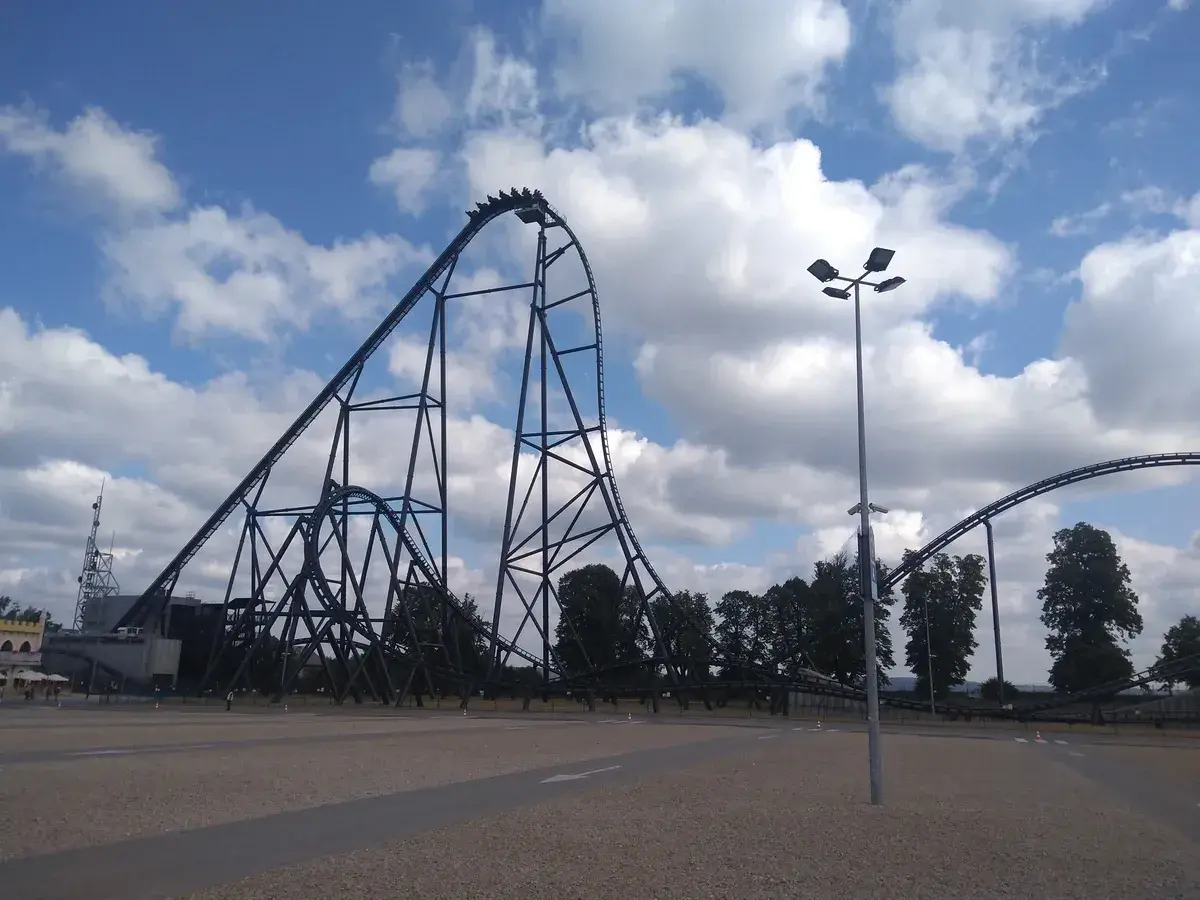 Ile kosztował Hyperion? Zaskakujące wydatki na rollercoaster w Energylandii