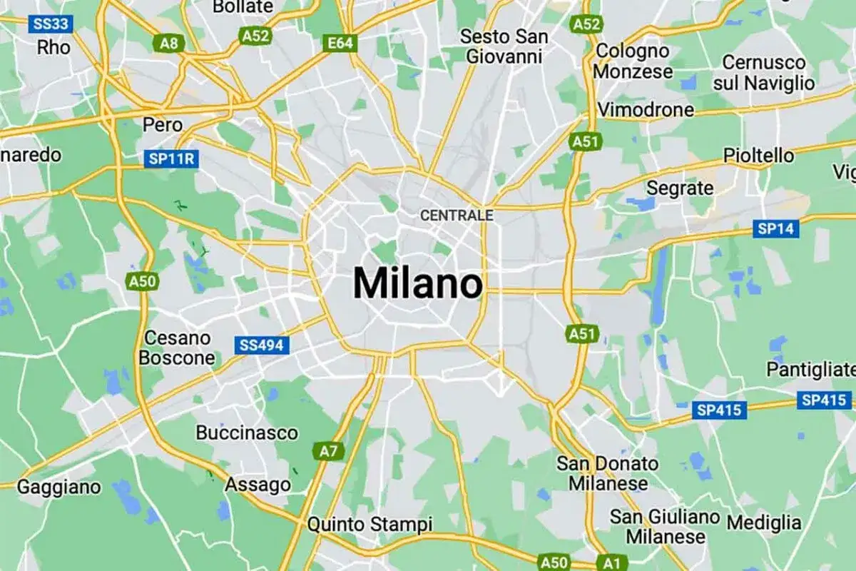 Mapa pokazuje, gdzie jest Mediolan, z zaznaczonymi drogami i okolicznymi miejscowościami jak Rho, Pero, Assago i Cernusco sul Naviglio.