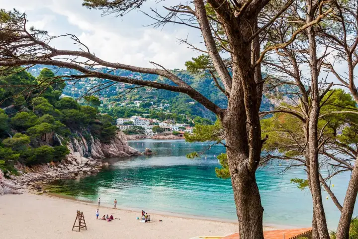 Plaże Hiszpanii - Które wybrać i jak zaplanować podróż?